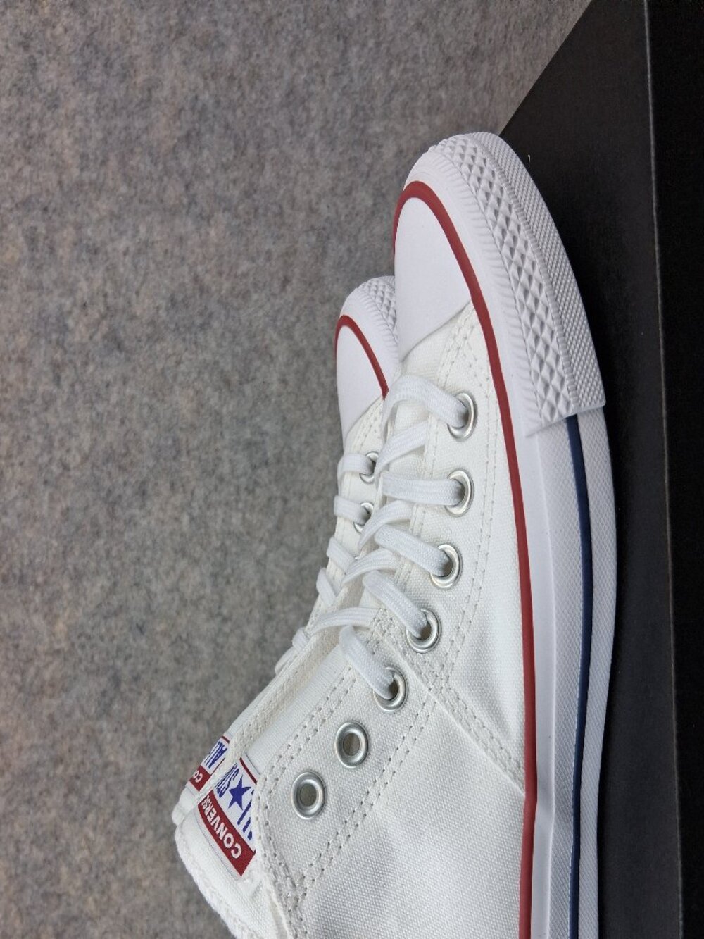Size 7 - Converse Chuck Taylor All Star Madison Mid White Womens New in Box
